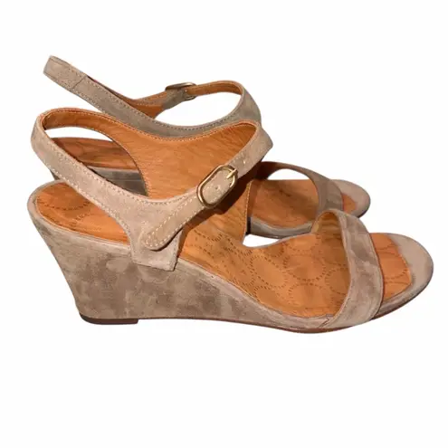 Chie Mihara Brown Suede Anatour Wedge Sandals Shoes size 38.5 Tan