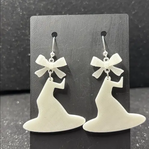 Glow in the Dark Witch Hat Earrings with Bow 🧙♀️🎀 Halloween Jewelry White