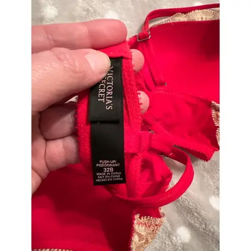 Victoria's Secret Victoria’s Secret Push Up Bra Size 32B