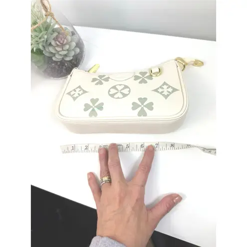 Cute NWOTs Women’s Purse White