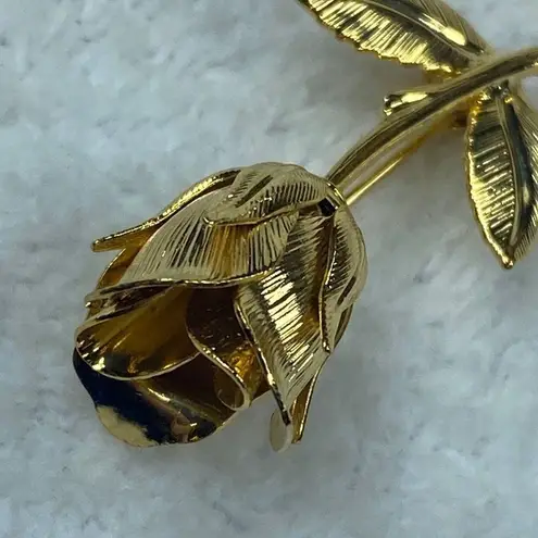 Gold Tone Long Stem Bud Rose Pin Brooch Leaves Stem Flower Vintage