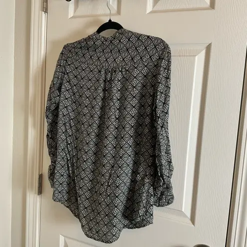 Angie Women's Black Patterned Top size large