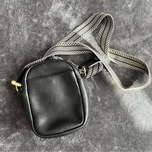 Bostanten Small Crossbody Cell Phone Purse in Black