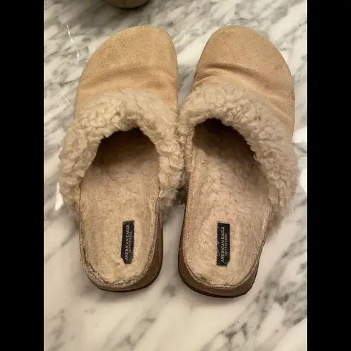 American Eagle  fleece lined clogs size 8.5