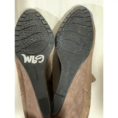 Easy Spirit Woman’s Tan Suede Size 10 Wedge Heel Ankle Boot