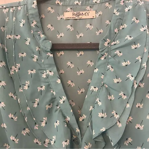 ⭐️Romy light teal blue sleeveless blouse with dandelion print and ruffles medium