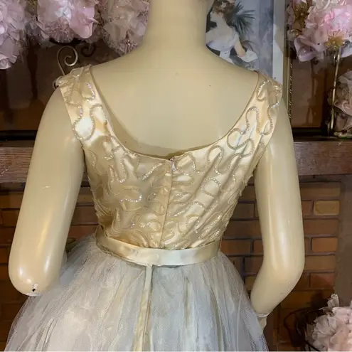 VINTAGE 1960’S CREAM SEQUINED FULL TULLE & SATIN SKIRT PARTY DRESS (S)