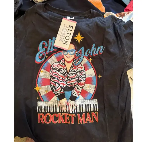 Elton John Mineral Wash Super Soft Oversized
Graphic Tee Size M New with Tag
