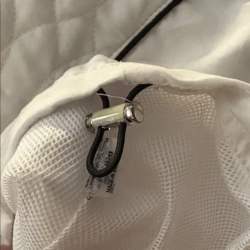 Three Hearts Windbreaker Jacket in White with Black Trim Size XL