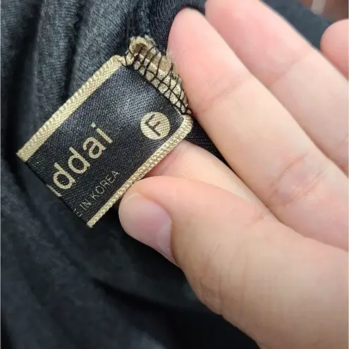 El Shaddai Women'sĀ Long SleeveāGray Shirt With Embroidered Pearls SizeāLarge Black