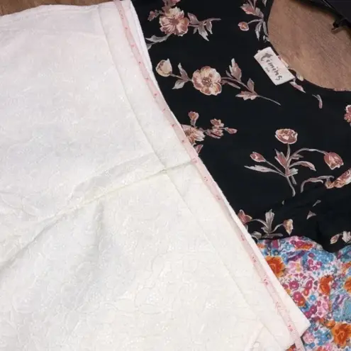 Saint Tropez West  size 12 white lace summer shorts