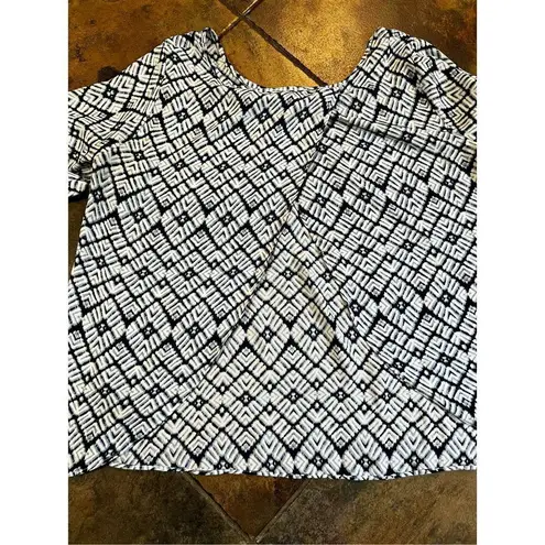A Byer A. Byer Women’s Geometric Blouse Lace Sleeves Size M