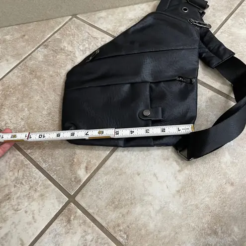 Arctic Hunter Crossbody Sling Bag Travel Shoulder Chest Pack Black unisex EUC