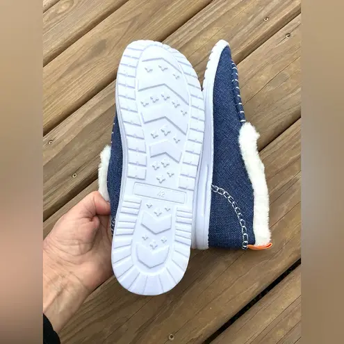 Cute warm comfy indoor outdoor slippers 🎈🎈 Blue Size 9.5