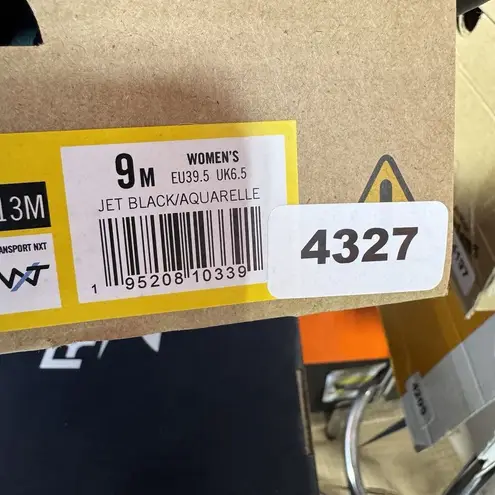 Keen ® Utility Women's 9M Minneapolis Carbon Fiber Safety-Toe Work Shoe Blk/aqua