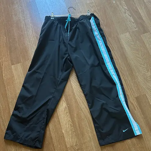 Nike  women’s ankle activewear windbreaker pants size large