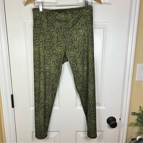 Onzie Snake Print Full Length Leggings Size Large Super Soft