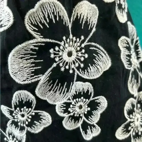 ZARA  Black & White Floral Dress w/ Crochet embroidered Front in size small