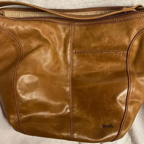 The Sak  leather shoulder bag. Embossed detail.