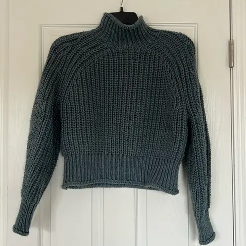 H&M dusty blue semi-cropped turtle neck sweater