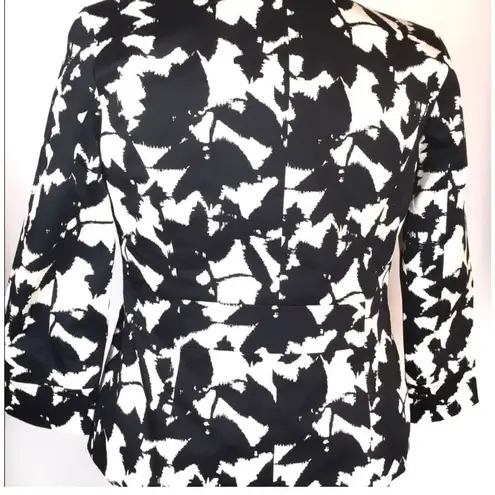 Coldwater Creek black & white abstract blazer sz10 $32.00- $99.00