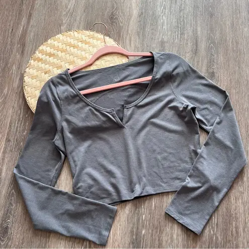 Lululemon  cropped Henley long sleeve shirt‎