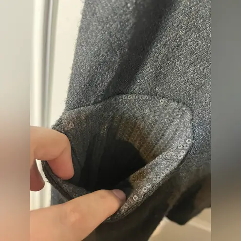 Tempo Paris Italy Women’s V-neck Clear Sequin Back Gray Fuzzy Sweater Pocket Sm