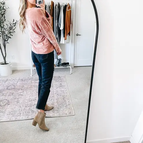 TELA Tortellino Dusty Rose Pink Quilted Velvet Long Sleeve Top