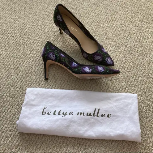 Bettye Muller Purple Embroidered Flowers Women's High Heels Size 7.5 Shoes EUC