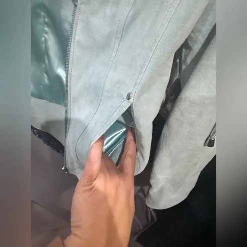 Pamela McCoy Women's Jacket. Light shade of green. Think mint. Green Size XS