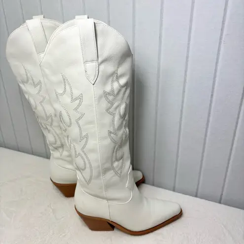 White Western Cowgirl Faux Leather Boots Size 5