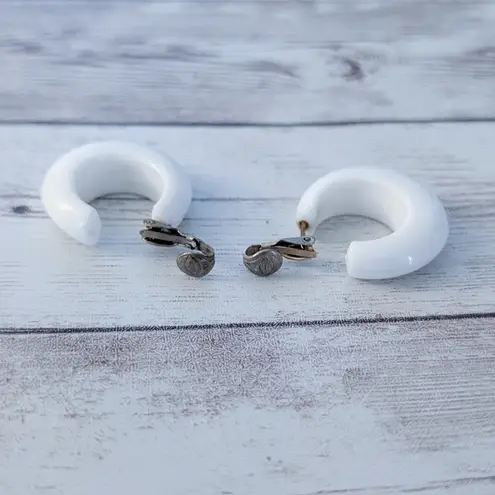 Vintage Clip On Earrings Chunky Retro Hoops White
