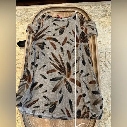 Bellamie feather print long sleeve scoop neck tunic sweater dress Fits medium