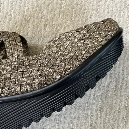 Bernie Mev Like New Stretch Wedges Gold Size 9.5 - 10