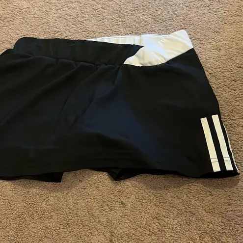 Adidas  response tennis skort small