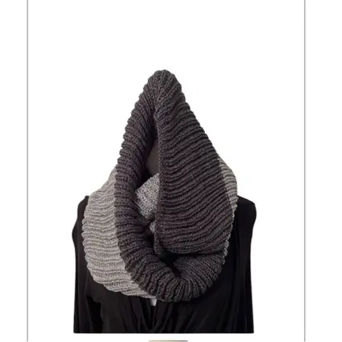 NWOT 2 tone grey infinity scarf to keep you warm & stylish Gray