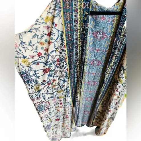 Gypsy Love Floral Geometric Size Medium Duster Kimono White