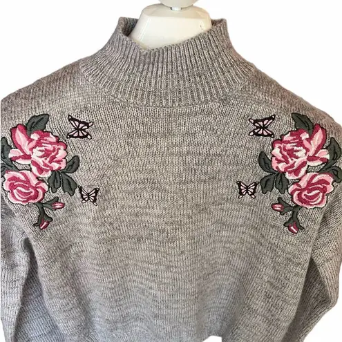 Cloud Chaser Gray Embroidered Sweater Size Medium