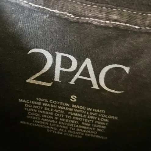 Urban Outfitters NEW 2Pac Rap Tee All Eyez On Me T Shirt Stone Wash Tour Concert Music Short S