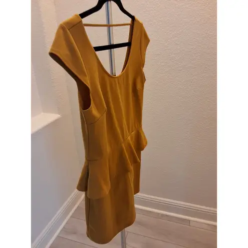 Delirius Los Angeles Women's M Mustard Yellow Gold Peplum Mini Dress Cap Sleeve Size M