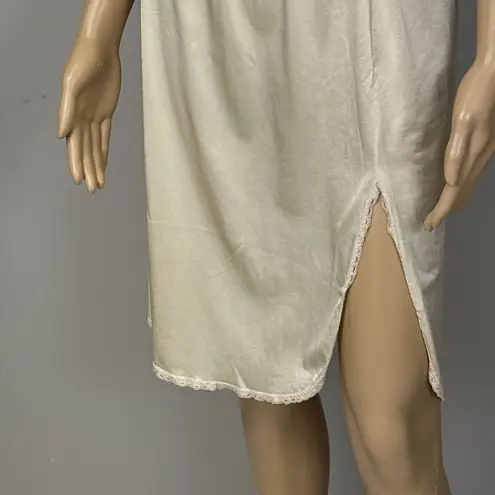 Vanity Fair Vintage Half Slip Size Small 24" Light Beige Nylon Slit 11-760 Silky - Image 2