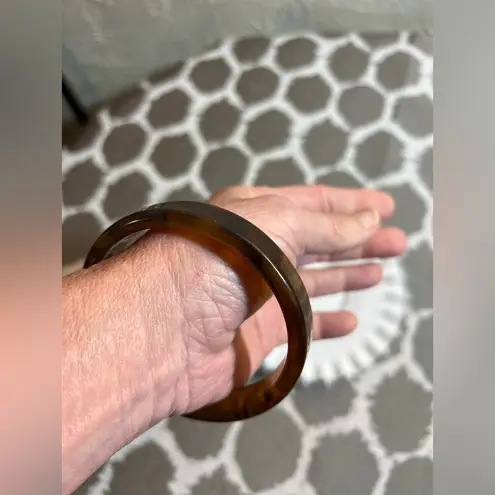 Tortoise Brown Bracelet with Gold Spiral detail
Classic minimalist accessory