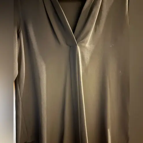 Calvin Klein  V-Neck Work Top - Sleek & Flowy, Elbow or Short Sleeves - Size M - Image 4