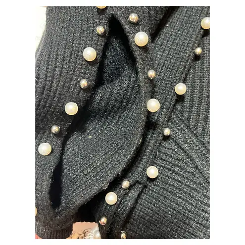 Romantic Hut Sweater Black