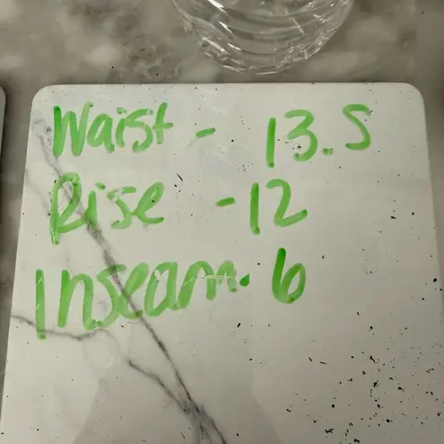 Glassons Women’s 8 White Distressed Denim Shorts New 90s Fit