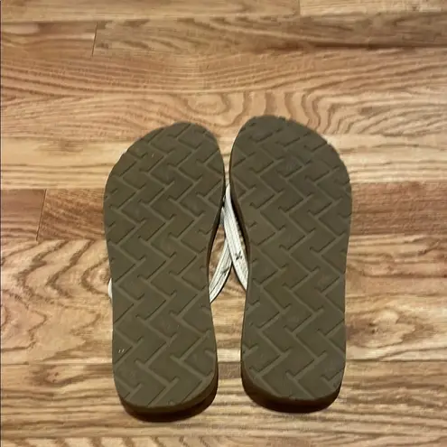 Flojos Tan Sandals Classic Comfort Size 9