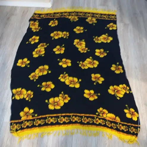 Sehaja Colorful Bohemian Style Hibiscus Flower Printed Beach Wrap Sarong Fringe Yellow