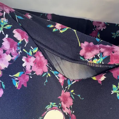 Cacique Lightly Lined Full Coverage Bra Underwire Size 42DD Black Cherry Blossom