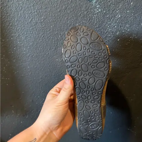 Taos Brown Comfort Sandals with Adjustable Straps Size 6.5