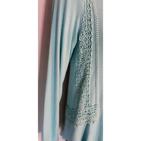 Cable & Gauge blue crochet blouse